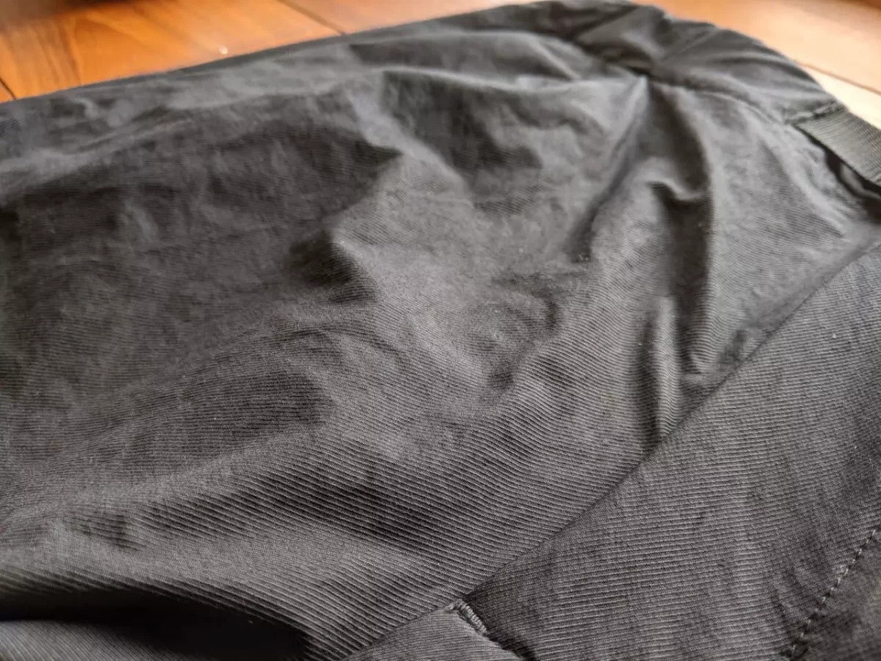 Goldwin ストレッチ パンツの生地