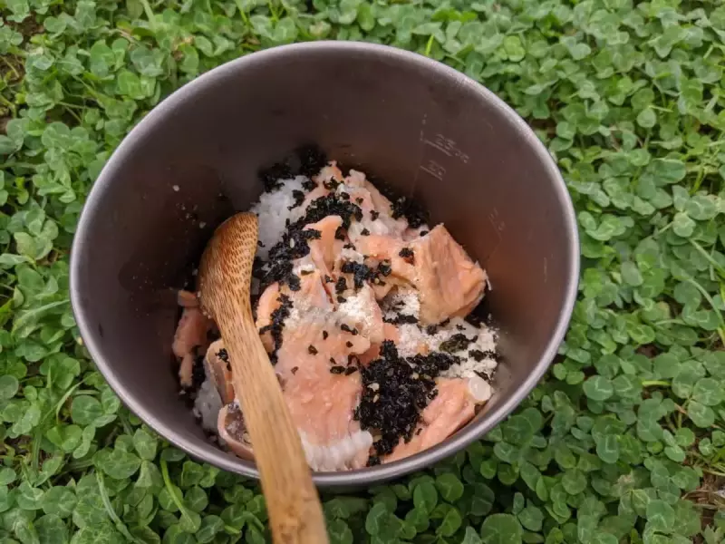 簡単山ごはんレシピ⑤ 缶詰で作る混ぜご飯