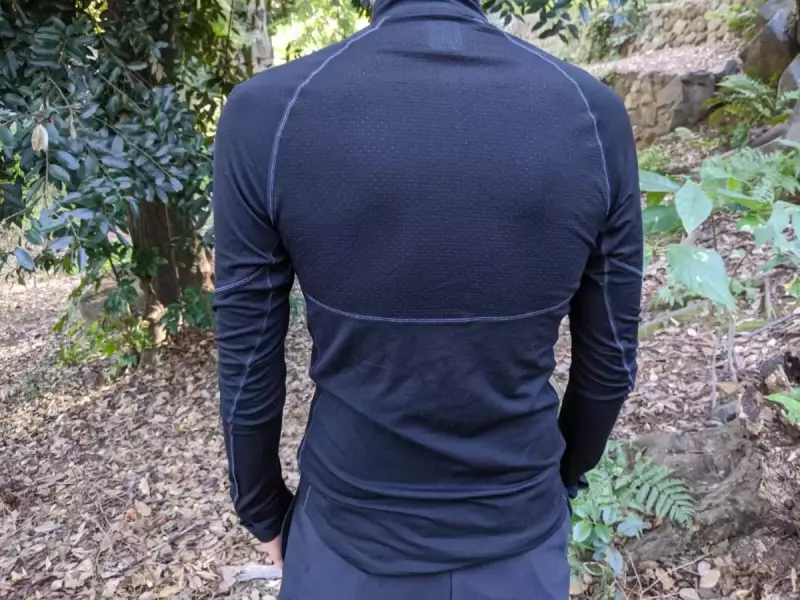 アイスブレーカー150ZONEハーフジップの良さ