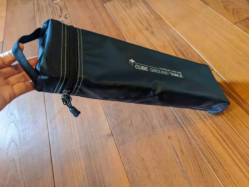 軽量テーブル snowlineキューブグラウンドテーブルのコンパクト性