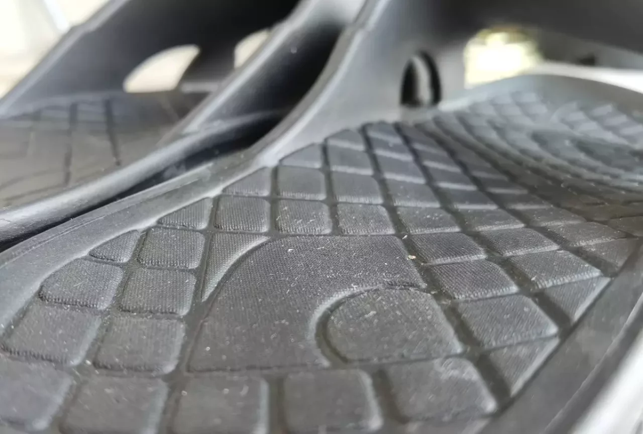 足裏とサンダルとの設置面の特徴・土踏まず