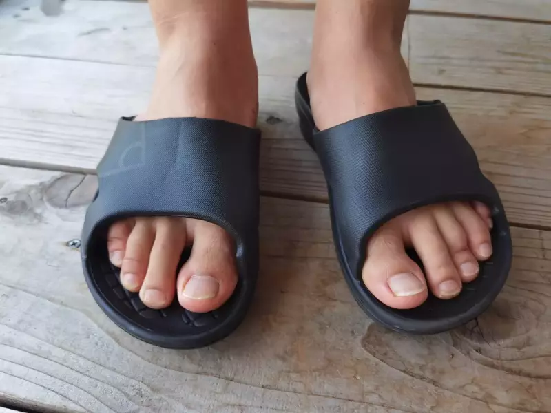 足裏とサンダルとの設置面の特徴