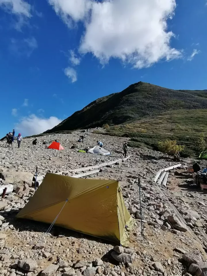 様々な季節の登山においてツェルトを活用