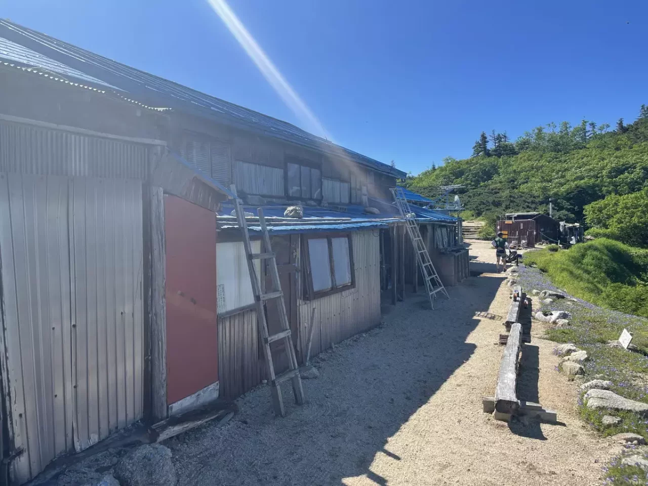 裏銀座を歩くことで通る山小屋と水場情報v