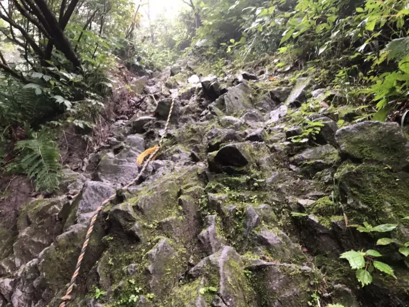 大山ユートピアルートの岩場
