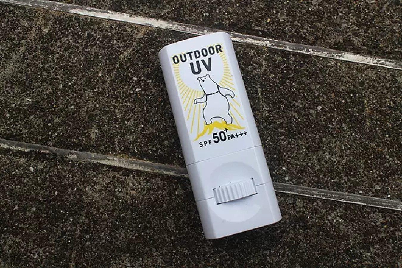 アウトドアUV スティックタイプのUVケア