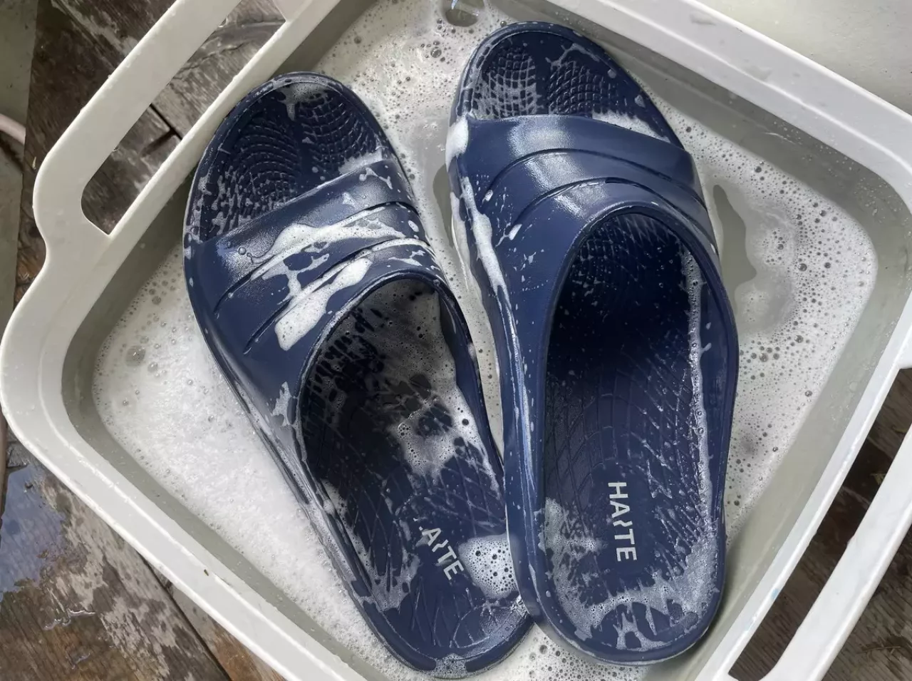 お手入れは中性洗剤で洗って陰干しするだけ