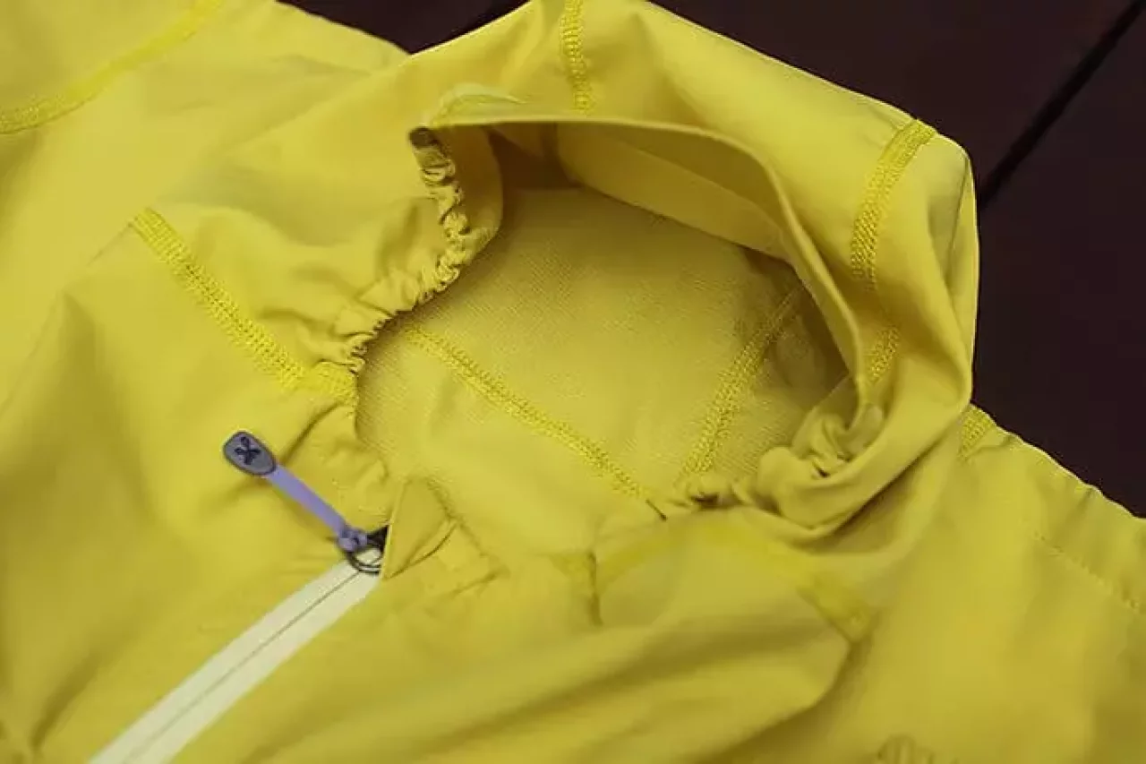 フーディニ モーションライトフーディ