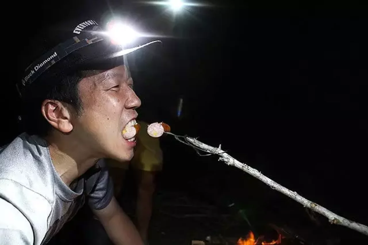 グリルフォーク でソーセージ