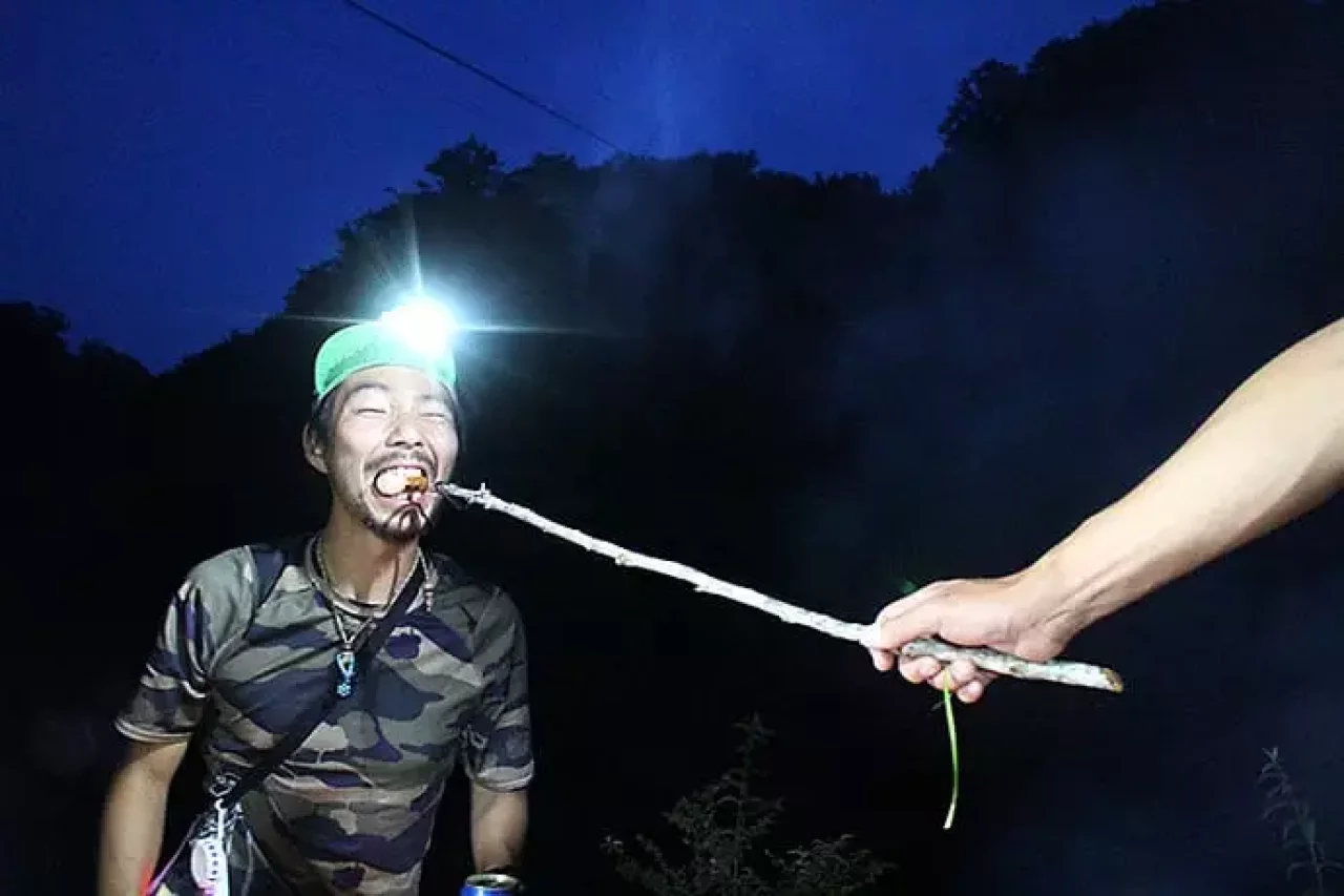 グリルフォーク でソーセージ