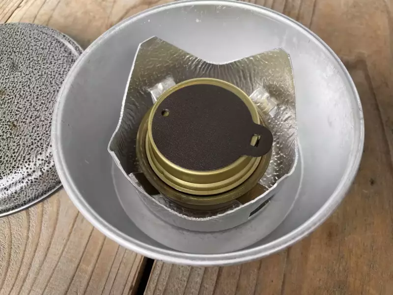 専用五徳とアルコールバーナー