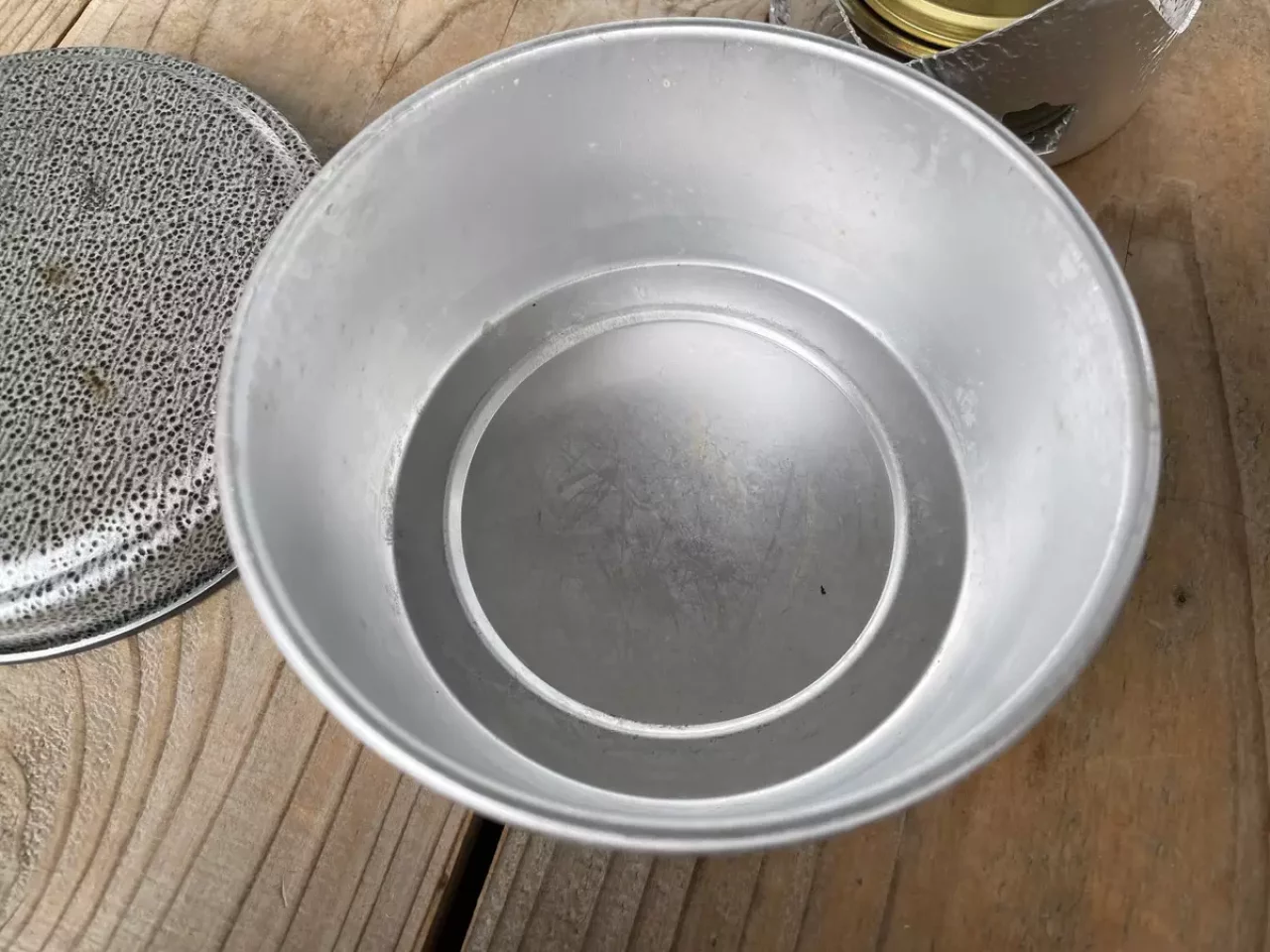 ソースパンの窪み