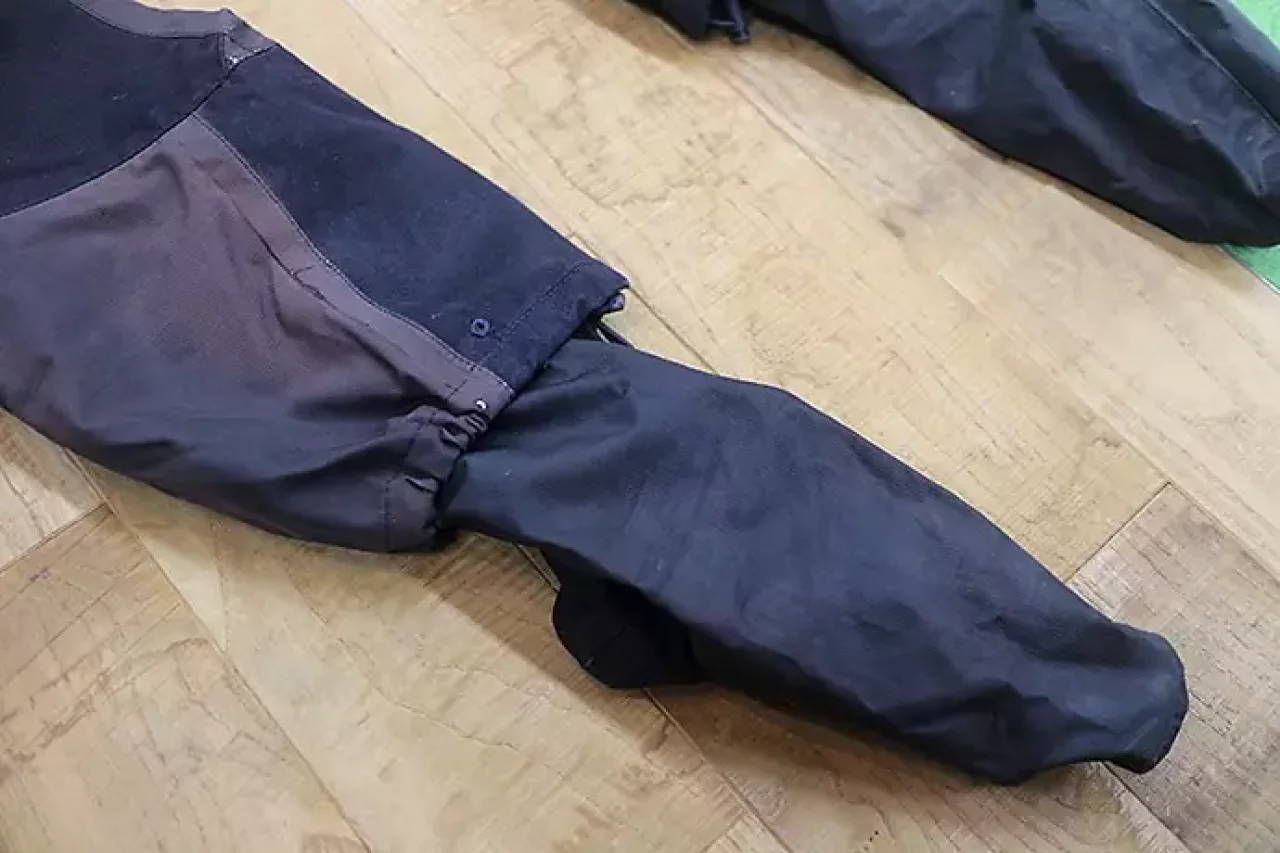 レイブン『ドライスーツ』