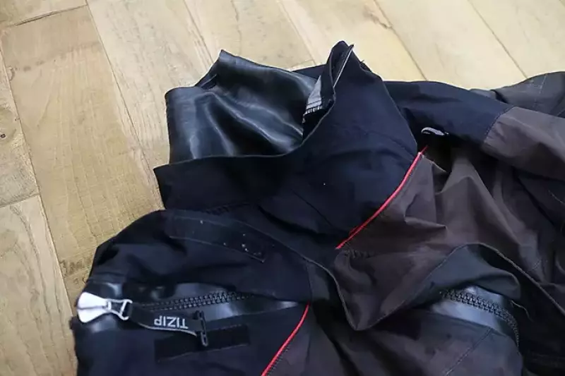 レイブン『ドライスーツ』