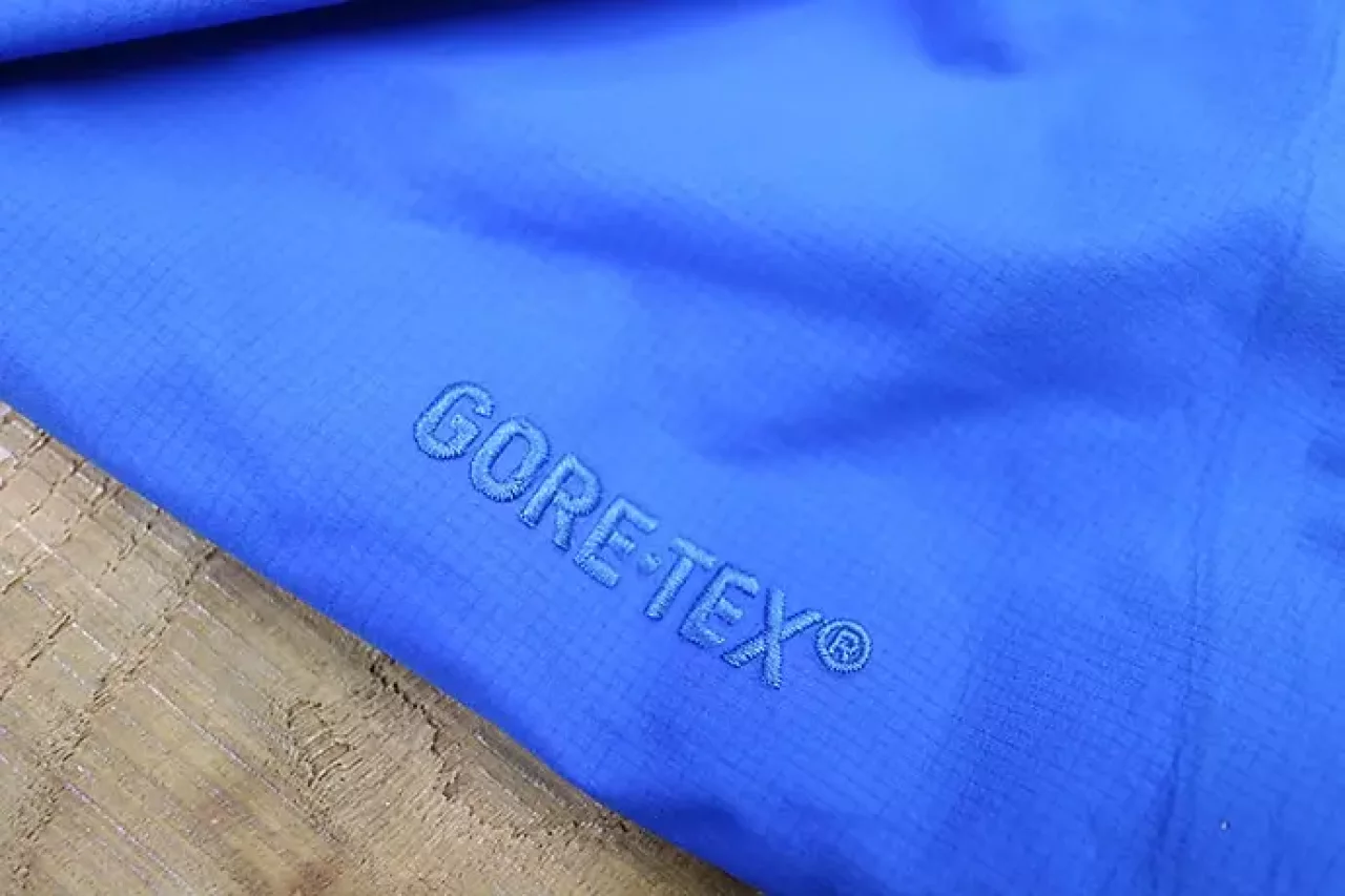 ノローナのフォルケティン ゴアテックスジャケット