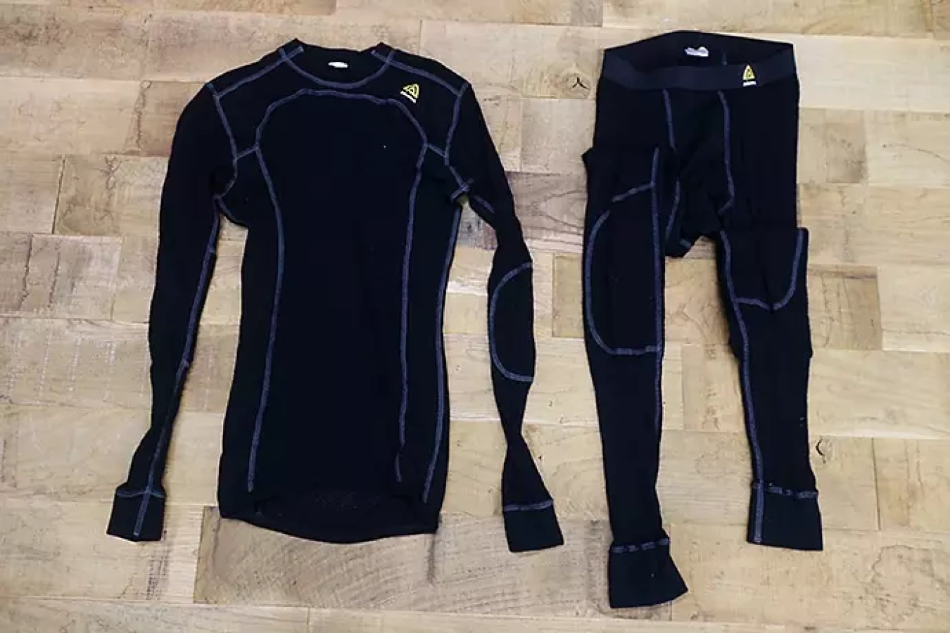 アクリマ ウールネット ベースレイヤーで暖かく
