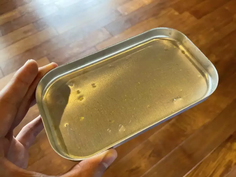 メスティンの蓋にもバターを塗る