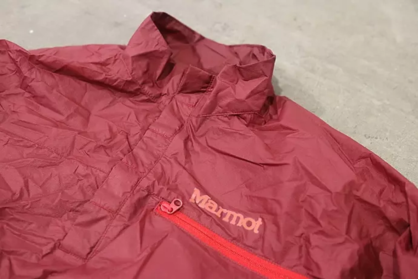 マーモット フライトライトウインドシャツ ミニマムなウィンドブレーカー
