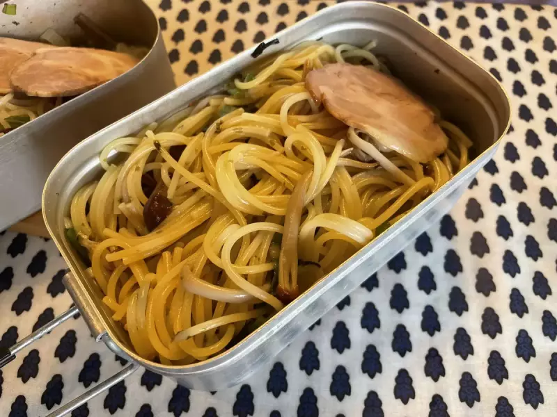 メスティンで楽しむ簡単パスタレシピ-お茶漬け海苔で味付け&湯切りの必要なし!|メスティンレシピ|山の食事・行動食|山のコト|登山・トレラン・山スキーマガジン「山旅旅」