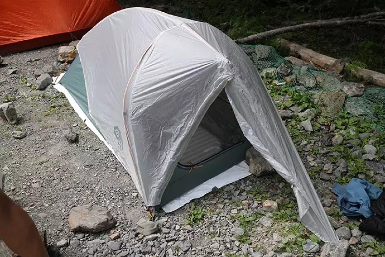 マウンテンハードウェア ゴーストUL1テント 自立式の超軽量ダブルウォールテント