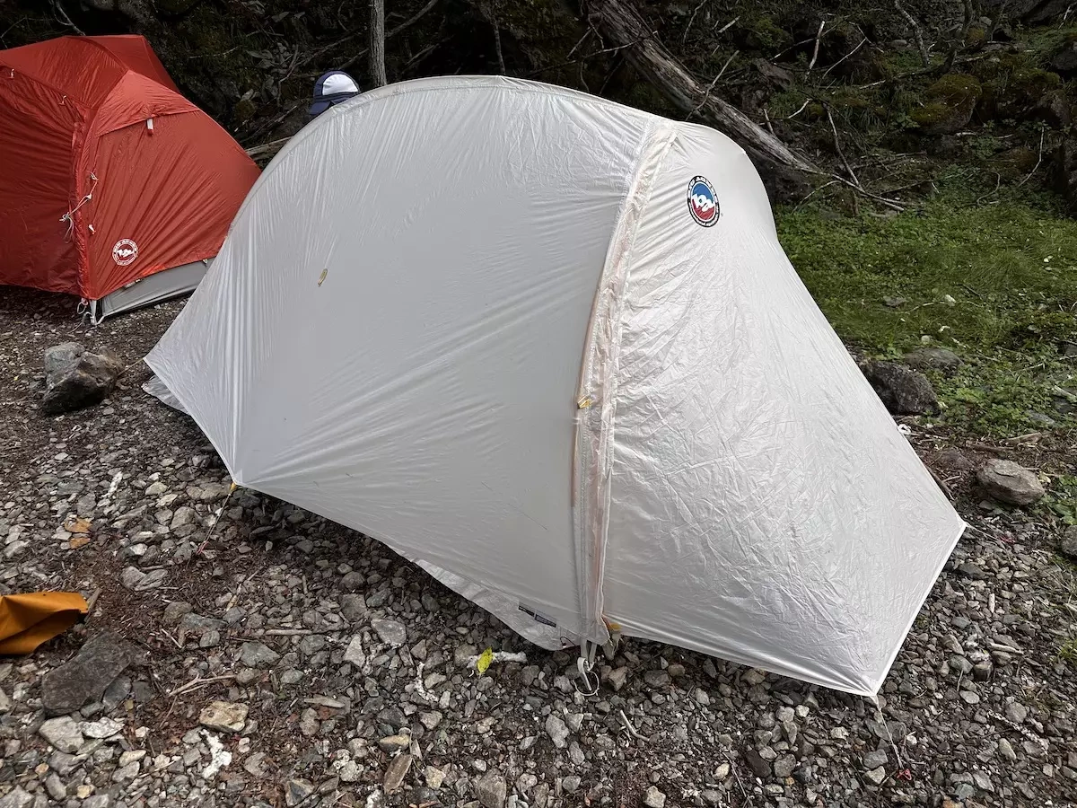 【レビュー】ビッグアグネスのウルトラライトモデルに属する登山に適した最軽量テント『フライクリーク HVUL1ソリューションダイ』
