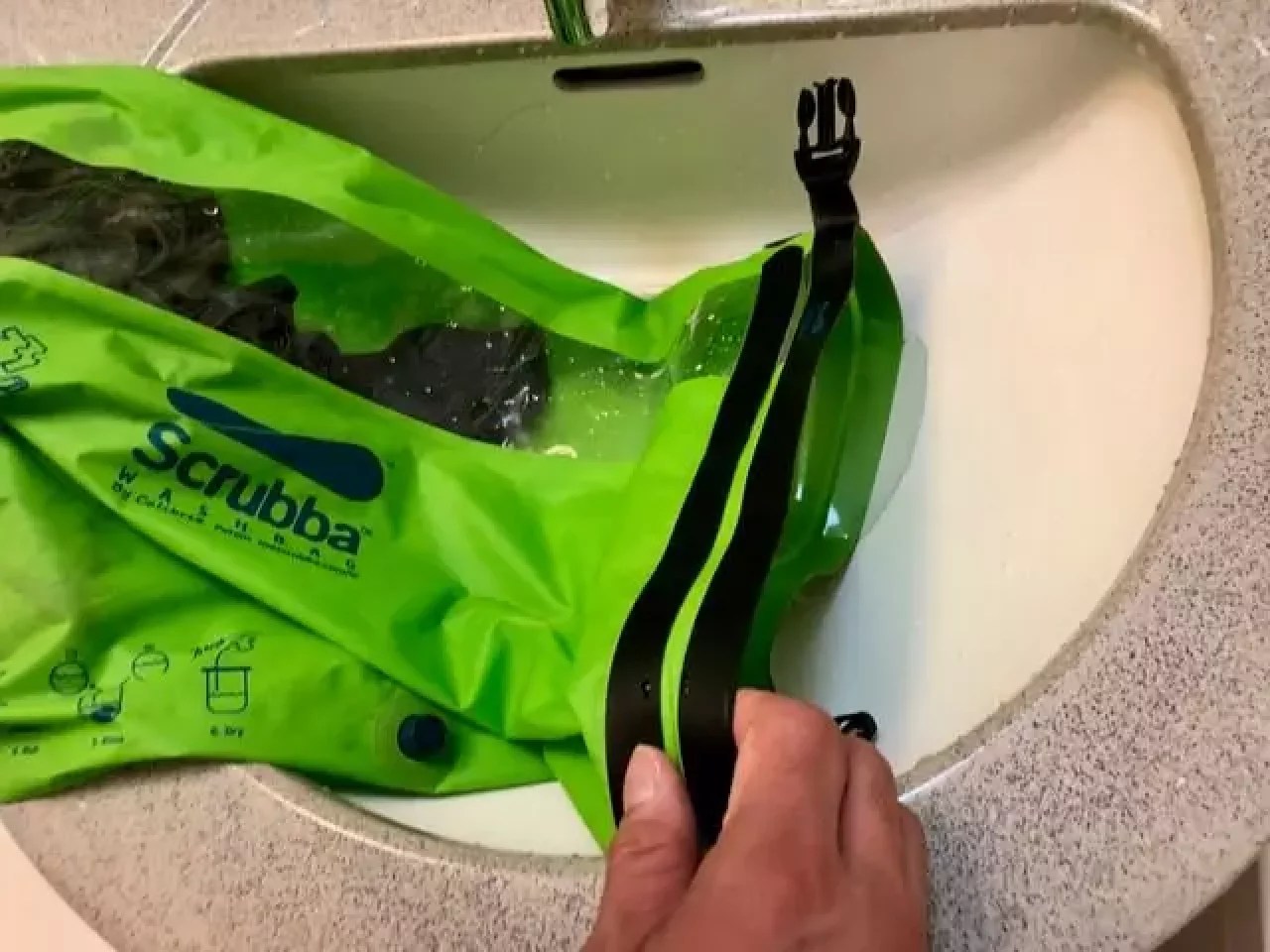 携帯洗濯機「スクラバウォッシュバッグ」