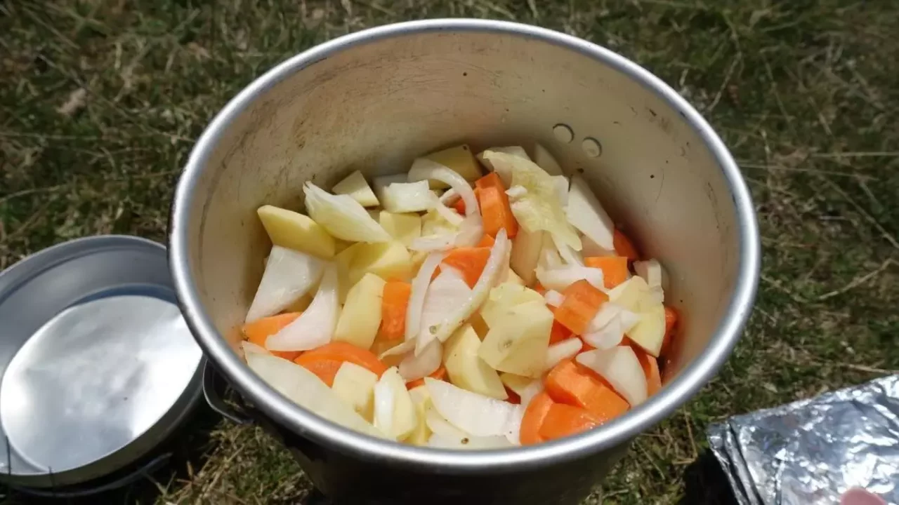 山ごはん「カレーライス」の作り方