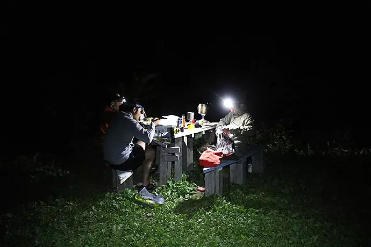 テント場で飲み会