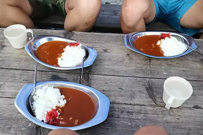 肩の小屋でカレー