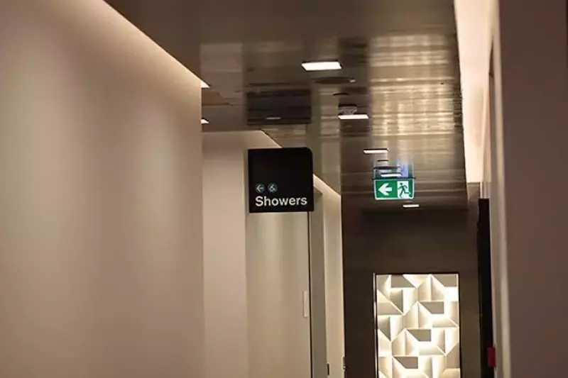 ニュージーランド航空ラウンジ内のシャワールーム