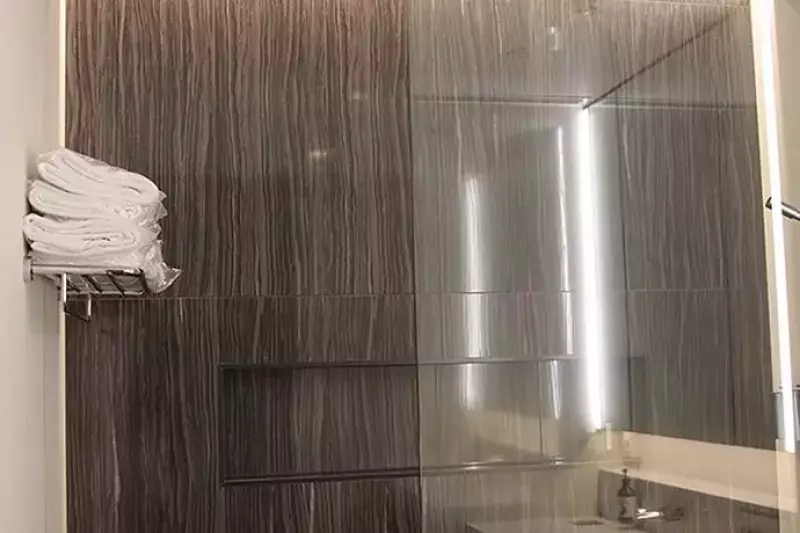 ニュージーランド航空ラウンジ内のシャワールーム