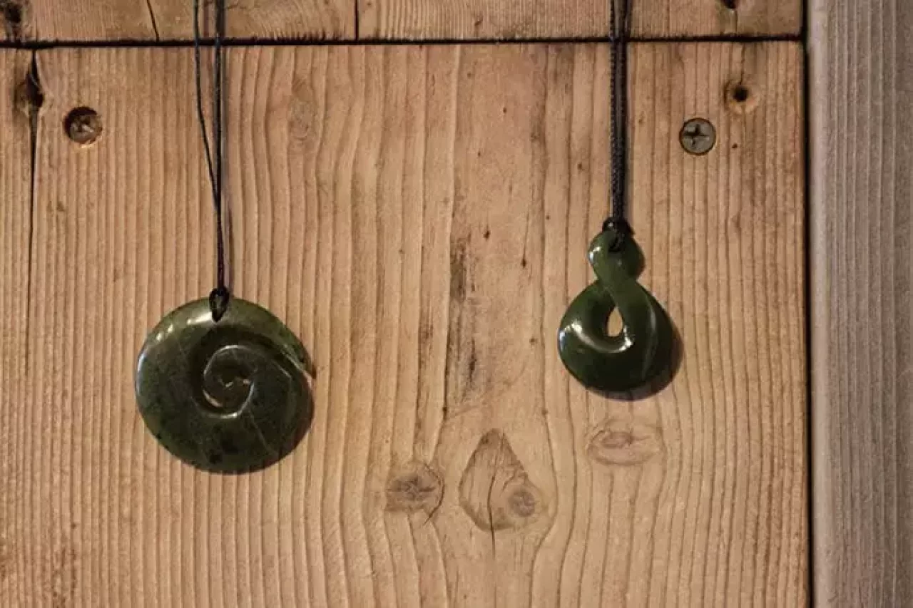 グリーンストーンのネックレス