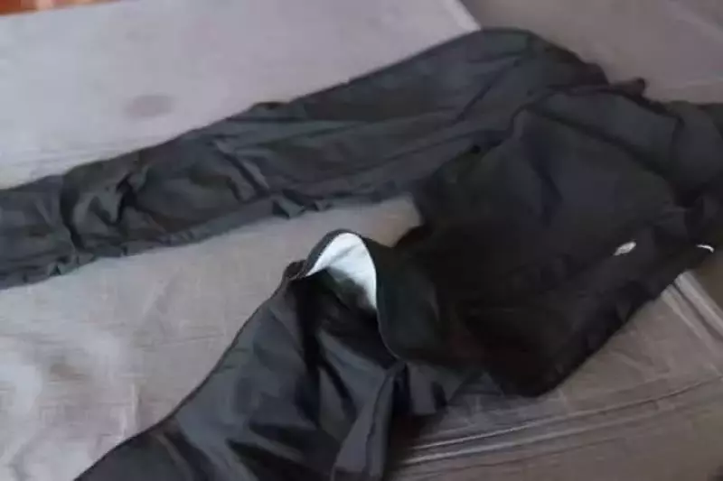 マウンテンハードウェア ビズルパワータイツの膝