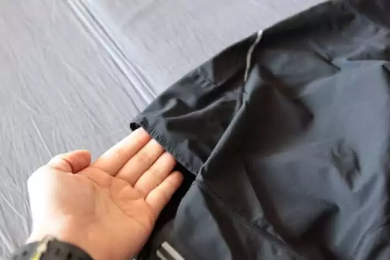 マウンテンハードウェア ビズルパワータイツのポケット