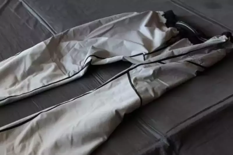 マウンテンハードウェア ビズルパワータイツの裏地