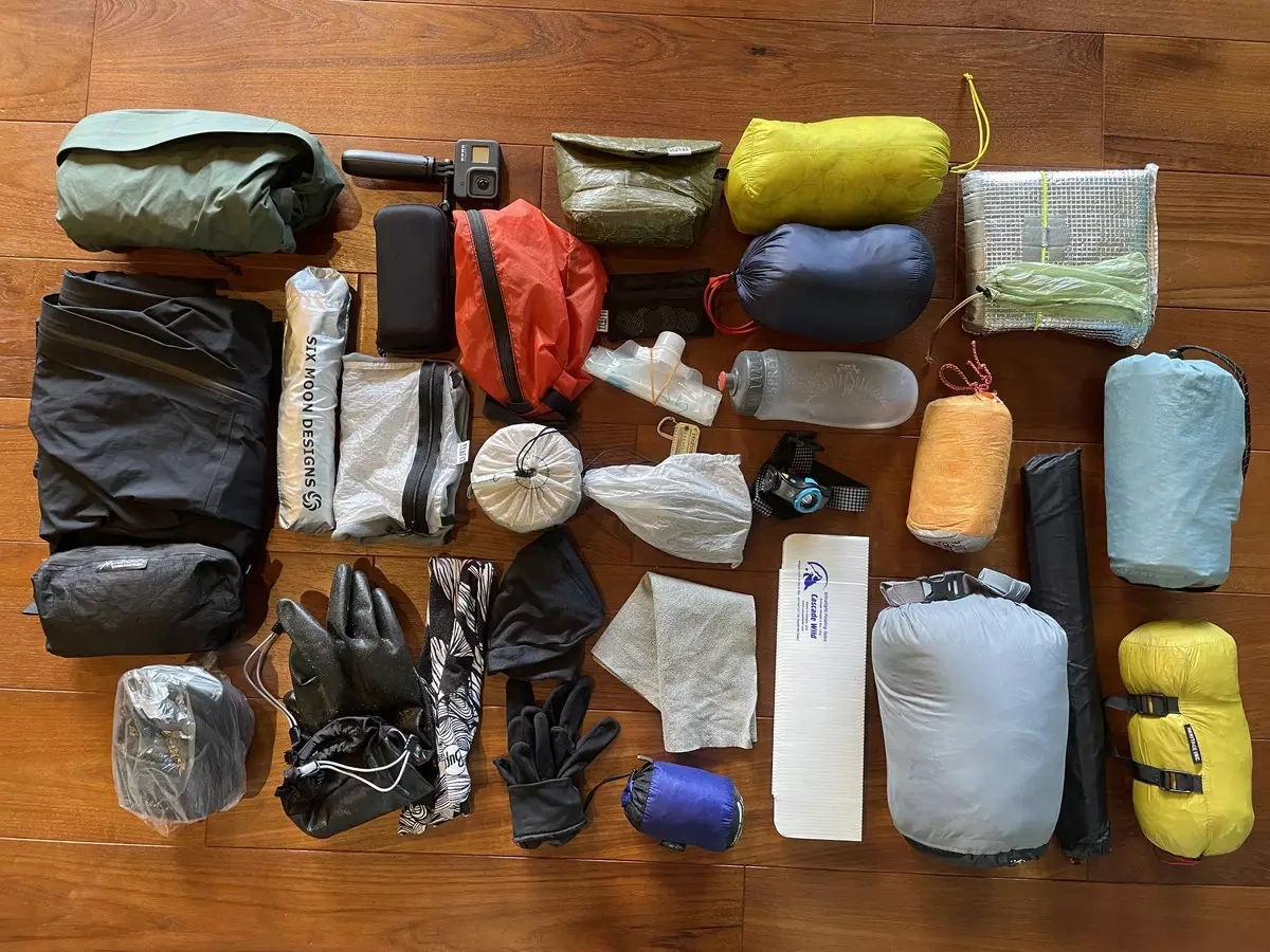 秋山登山用テント泊装備リスト-全67アイテム(詳細な重量情報&動画付き)