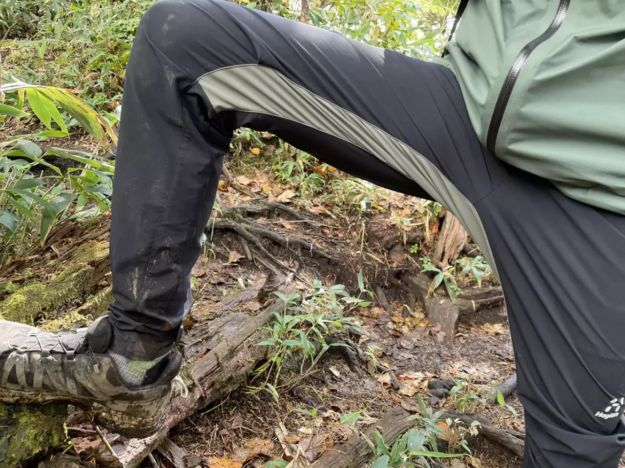 登山用パンツとして必要な3つの機能-濡れても乾きやすい