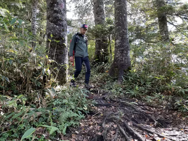 温度調整を備えた登山パンツ
