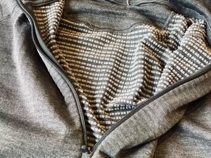 キャプリーンサーマルウェイトの汗を吸い上げる構造