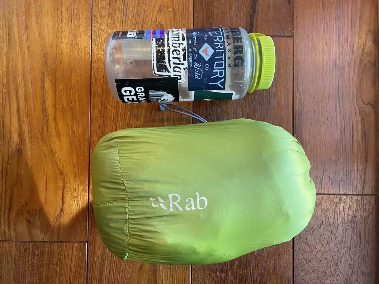 スタッフバッグが付属