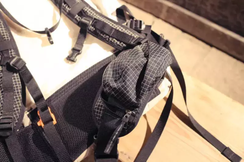 ハイパーライトマウンテンギアのバックパックのチェストベルト