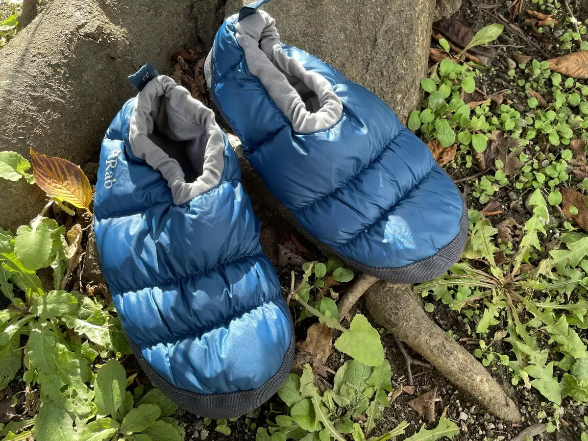 【レビュー】Rabダウンスリッパ-持ち運びやすく使いやすい