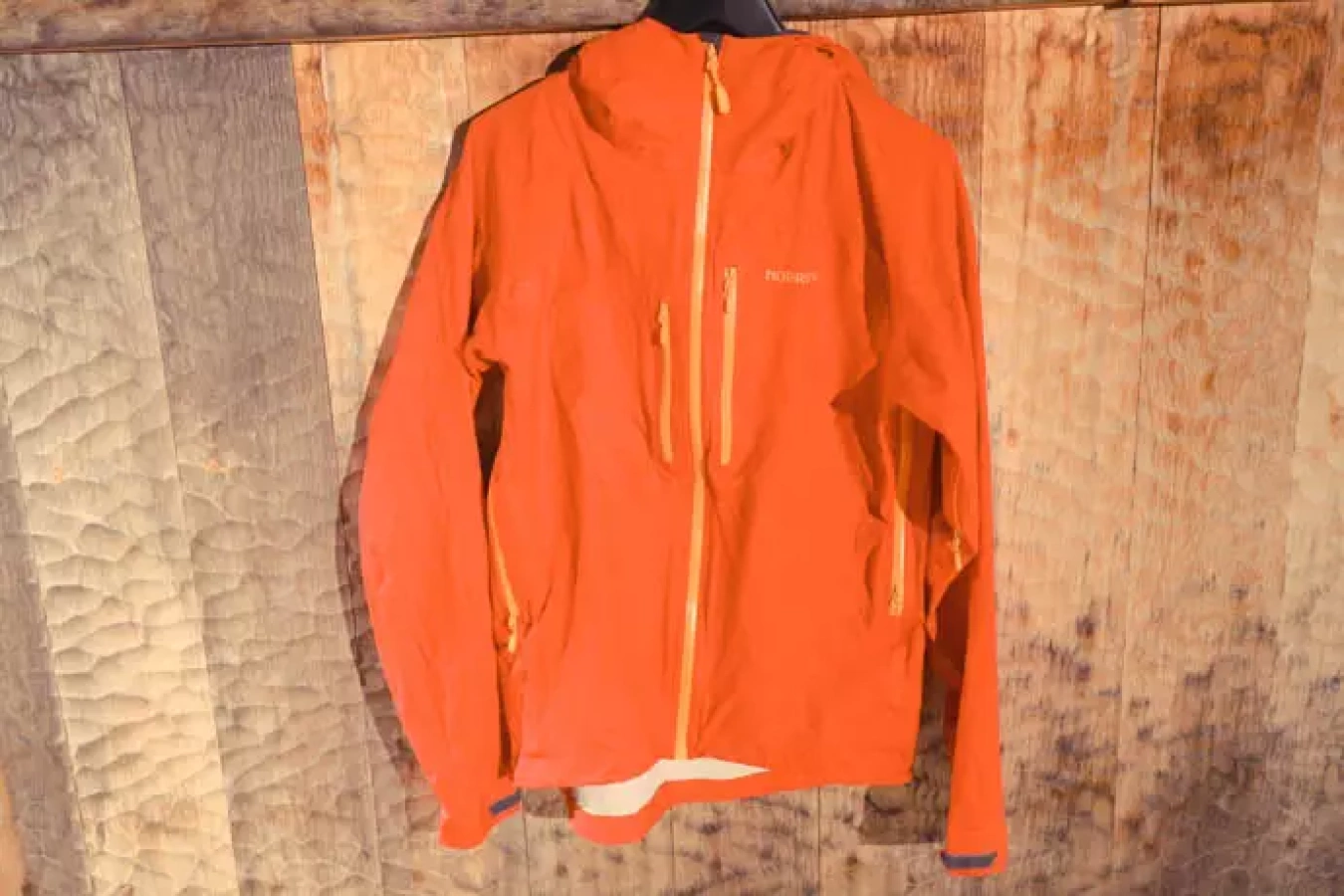 ノローナ ドライワン 軽量レインウェア