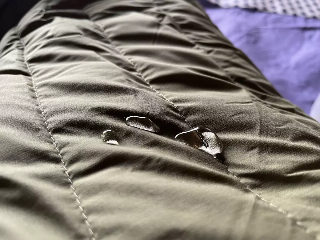 ゴアテックス インフィニアム 耐水圧