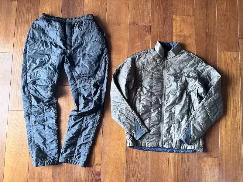 冬山登山の行動着〜休憩中の防寒着に使える『ファイントラック・ポリゴンULジャケット&パンツ』|化繊ジャケット・パンツ|登山ウェア|山のモノ|登山・トレラン・山スキーマガジン「山旅旅」