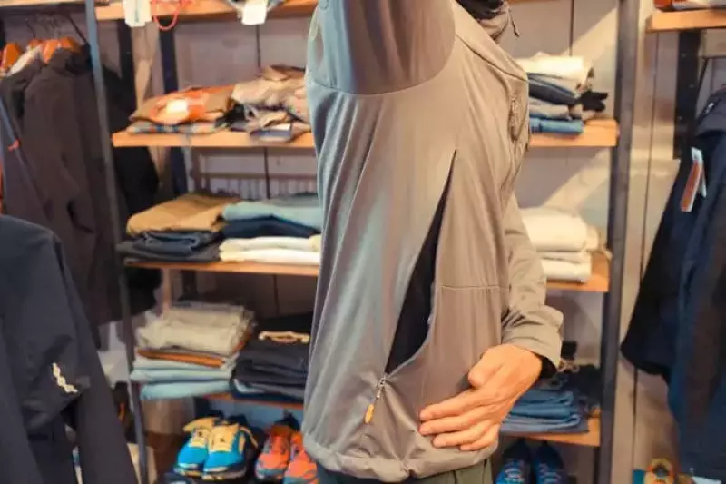 ファイントラック ニュウモラップフーディ