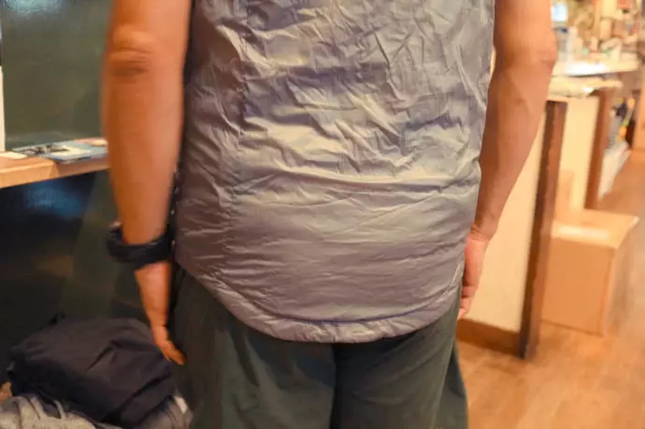 化繊ベストOMM Roter Vest