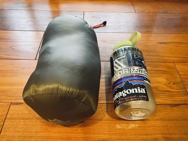 マウンテンイクイップメント クラウド・セーターのコンパクト性