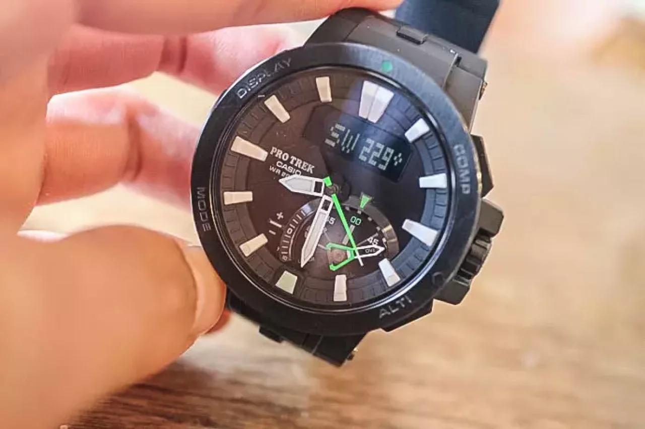 カシオ プロトレックPRW7000