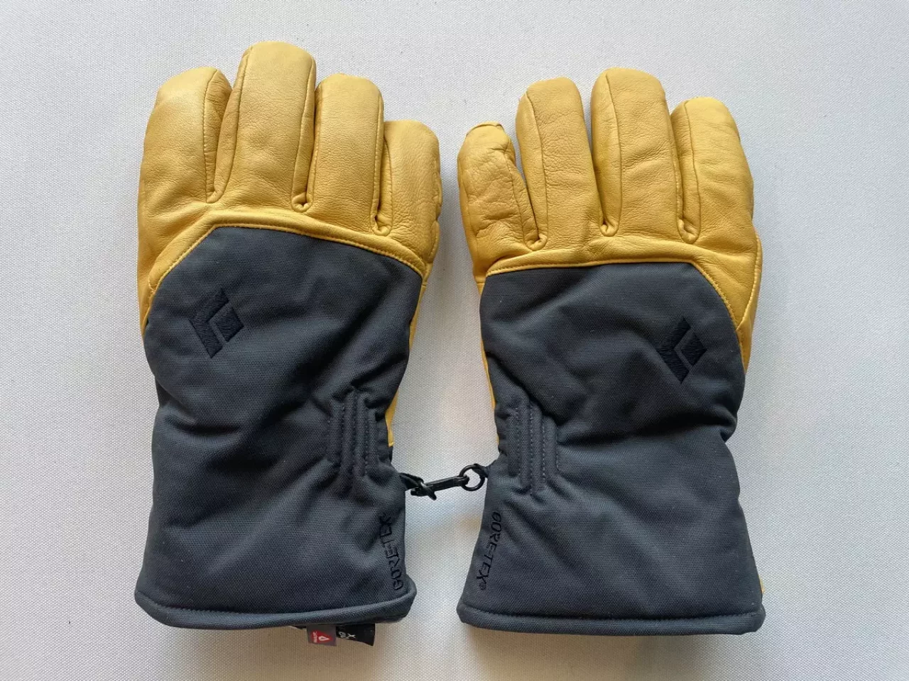 ゴアテックスを採用した抜群の操作性が特徴レジェンド